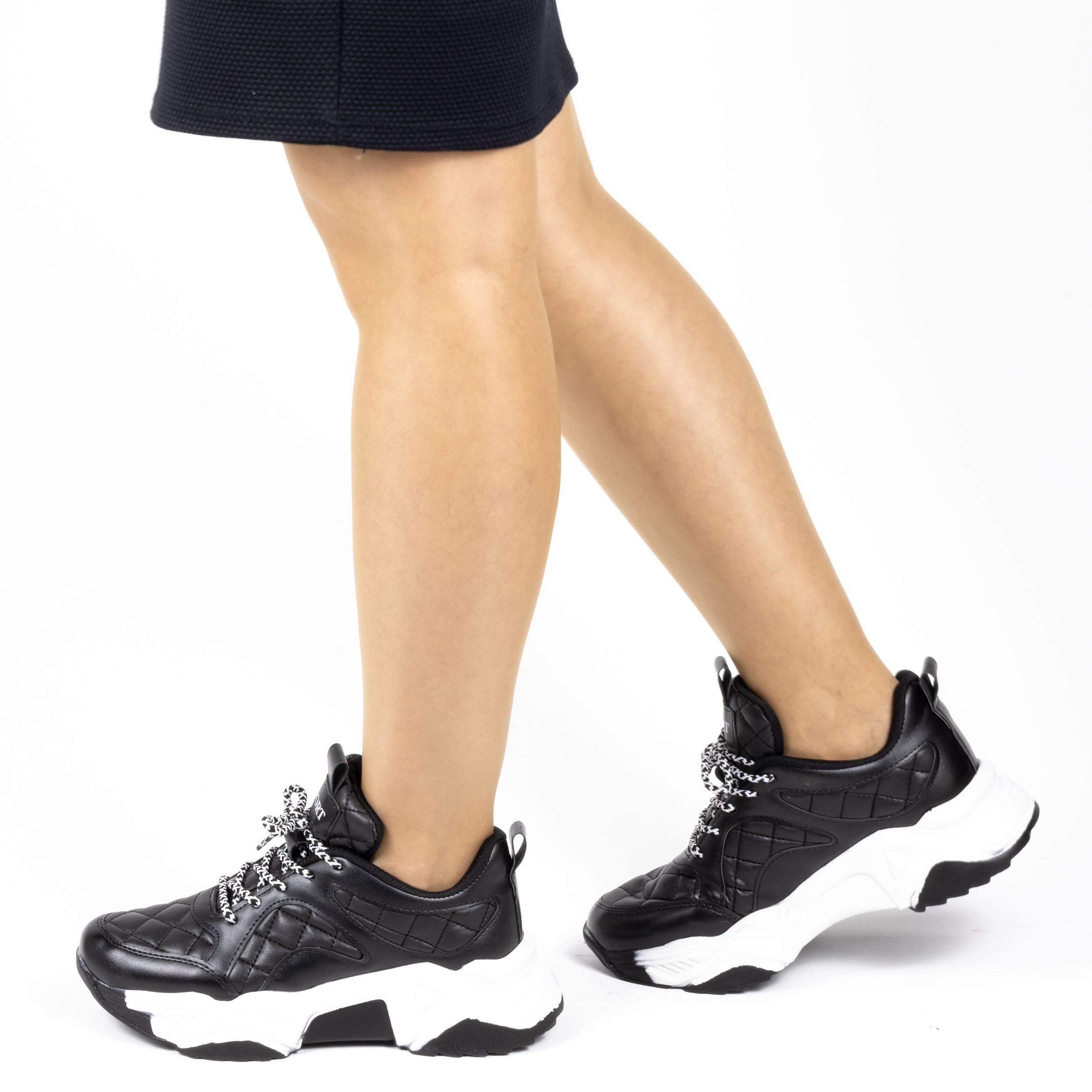 Kadın Günlük Siyah Kapitone Detaylı Kalın Tabanlı 5 Cm Sneakers Spor Ayakkabı, Renk: Siyah, Beden: 38