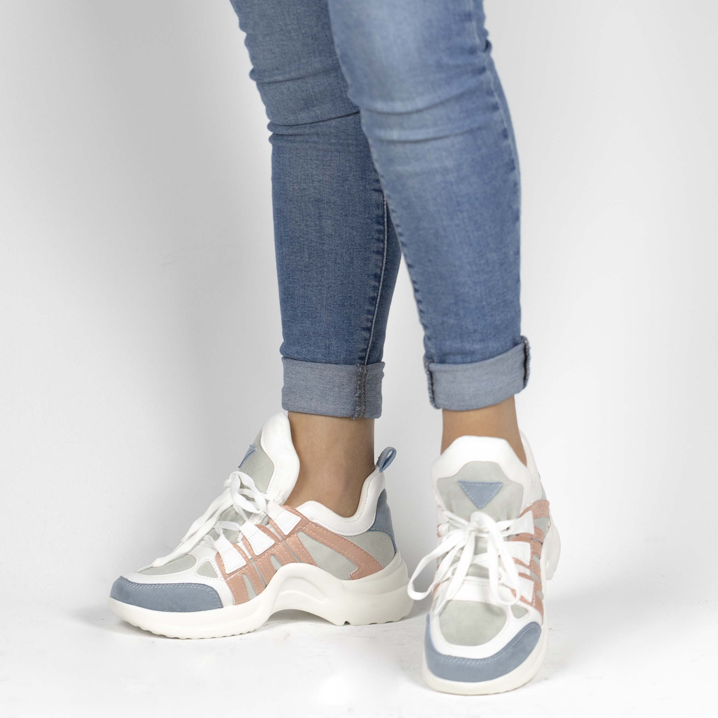 Kadın Kalın Tabanlı Spor Günlük Renkli Sneakers Ayakkabı, Renk: Beyaz - Mavi, Beden: 36